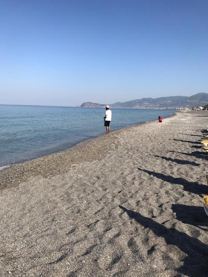 Empire Residence Alanya/Mahmutlar 50M От Моря Exteriör bild